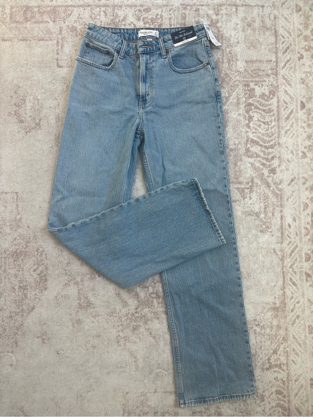 NWT Abercrombie & Fitch Light Blue Straight-Leg Women’s Jeans